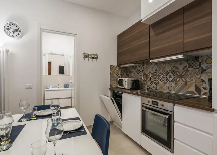The Rent - Two-bedroom Close To San Pietro Apartamento *