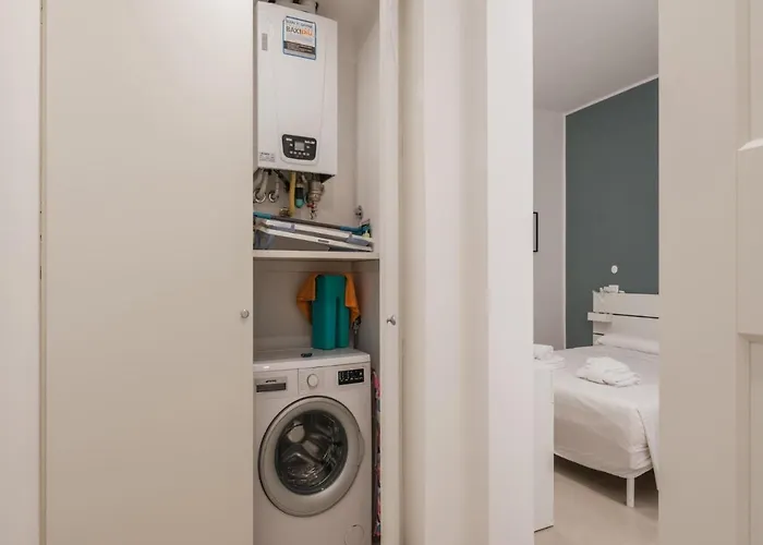 The Rent - Two-bedroom Close To San Pietro