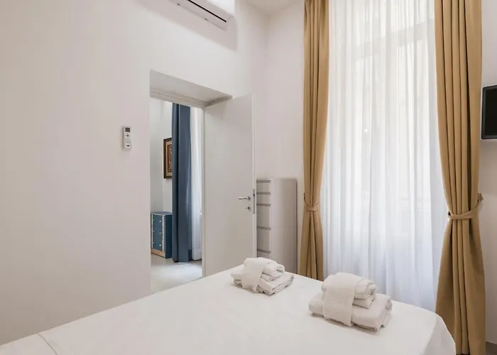 The Rent - Two-bedroom Close To San Pietro Roma
